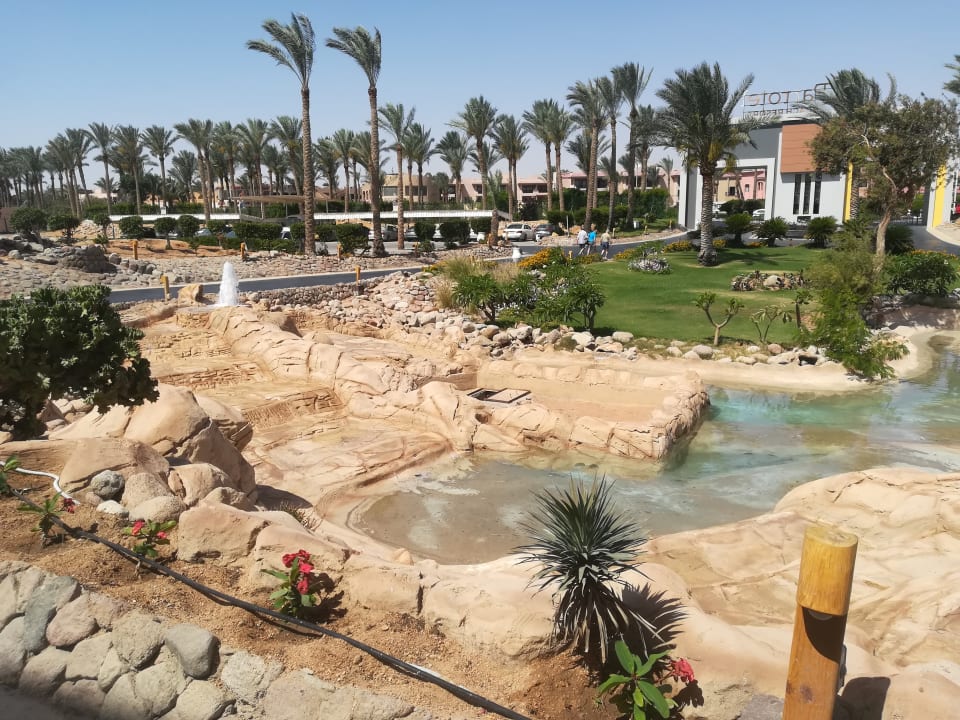 Gartenanlage Parrotel Beach Resort