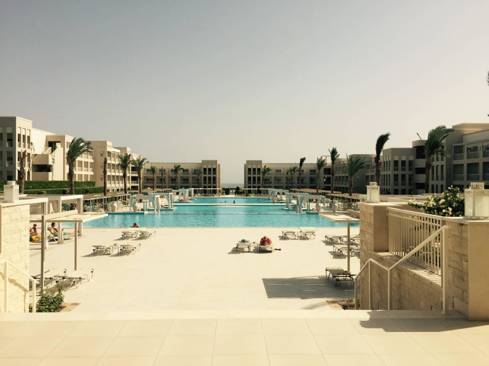 Blick von der Bar zum Hauptpool Jaz Aquaviva