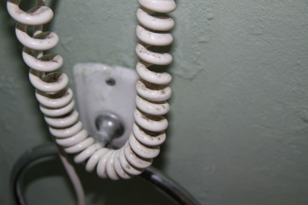 Dreck, wohin man blickt (Haarföhn). Hotel Mascotte