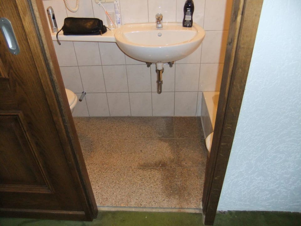 "Badezimmer" AAAA Hotelwelt Kübler (Karlsruhe ...