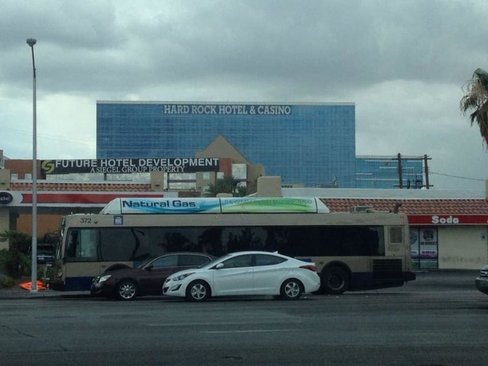 Blick aus der Ferne Virgin Hotels Las Vegas, Curio Collection by Hilton