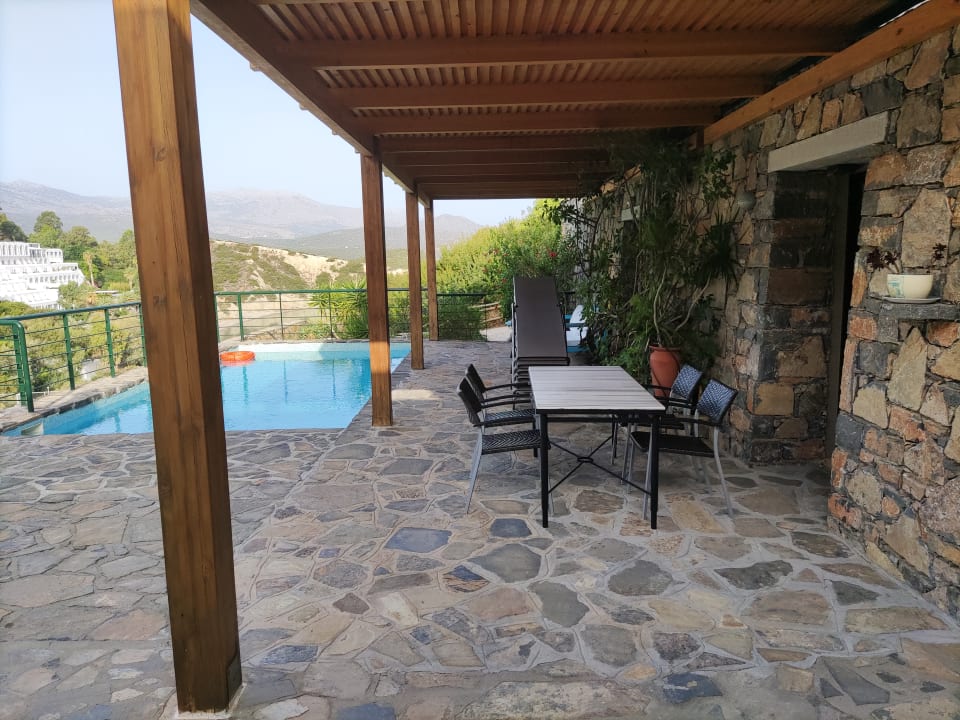 Außenansicht Istron Luxury Villas