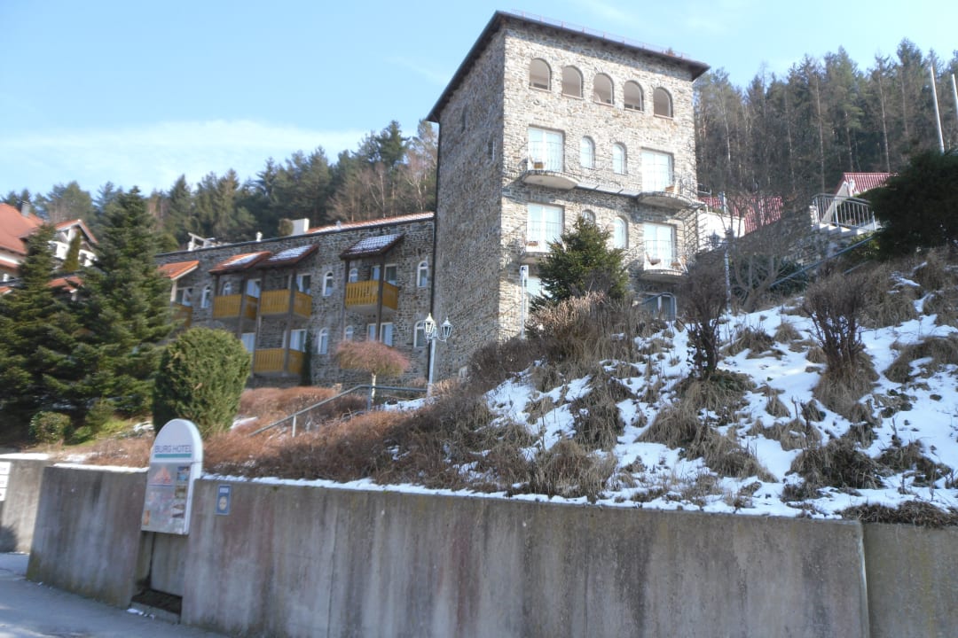 Außenansicht Burghotel Am Hohen Bogen