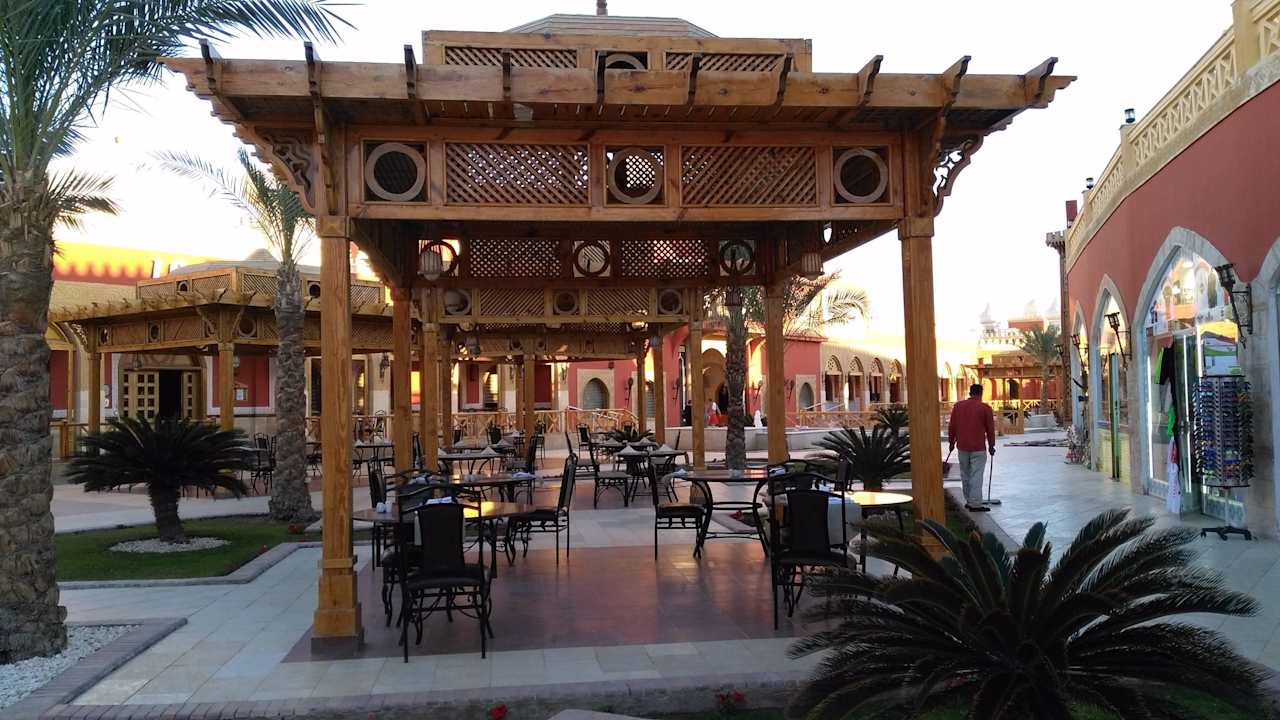 Hauptplatz Pickalbatros Alf Leila Wa Leila Resort - Neverland Hurghada