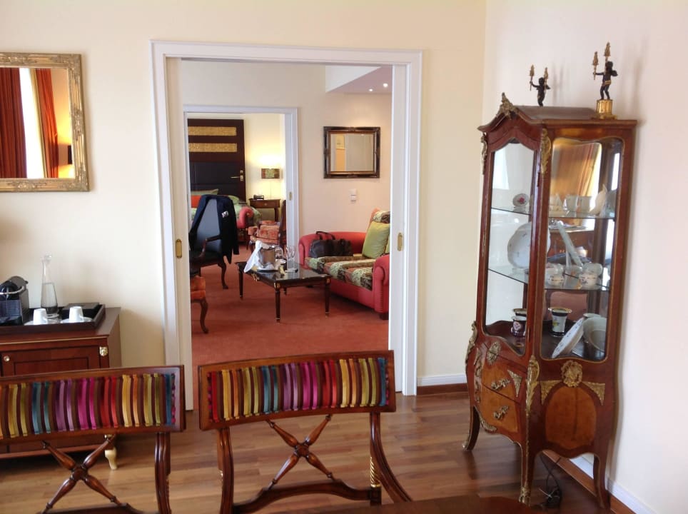 Blick Esszimmer zum Wohnzimmer Relais & Châteaux Hotel Bülow Palais