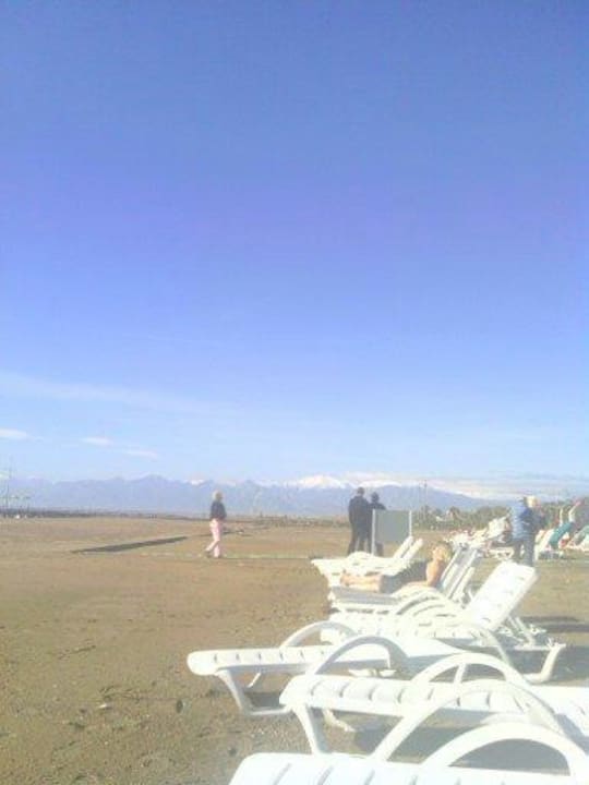 Ausblick bei Sonne auf die Berge Hotel Delphin Imperial