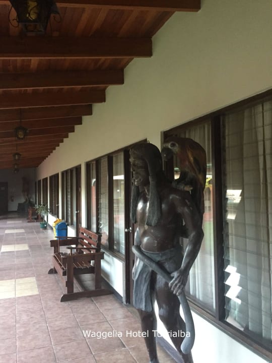 Zugeng zu den Zimmern Hotel Wagelia Turrialba