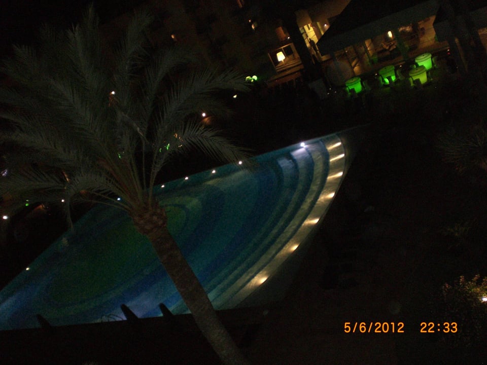 Pool bei Nacht Hotel Garbi Ibiza & Spa
