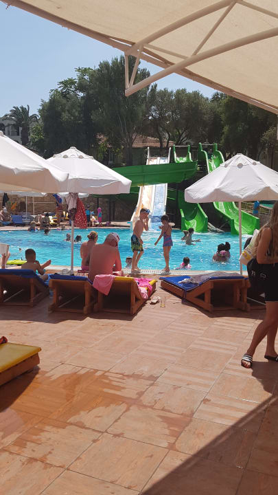 Pool Club Resort Atlantis