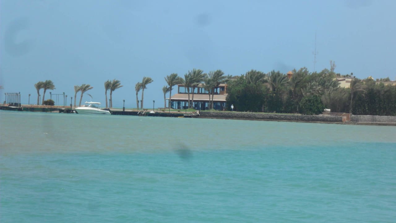 Вид на виллу хозяина Эль Гуны Panorama Bungalows Resort El Gouna