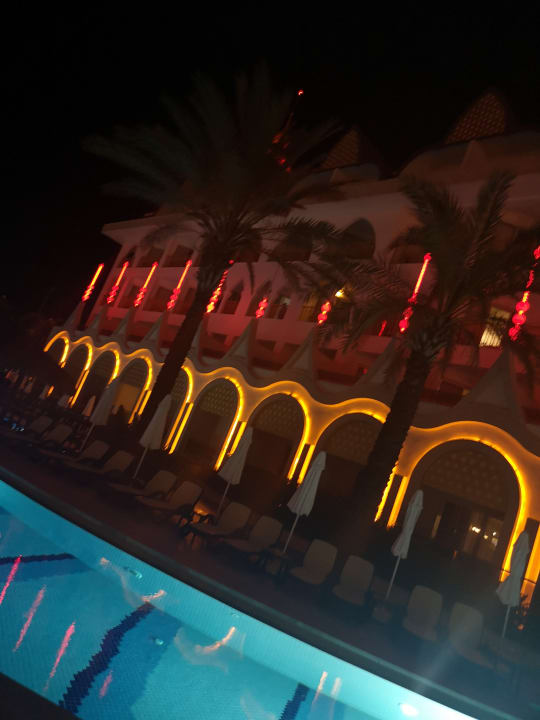 Pool Well Palace Side