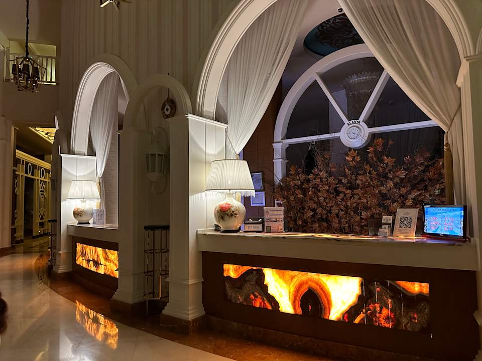 Lobby Quattro Beach Spa & Resort