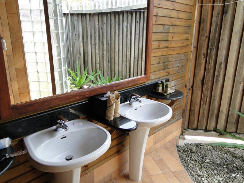 Offenes Badezimmer Kuredu Island Resort & Spa