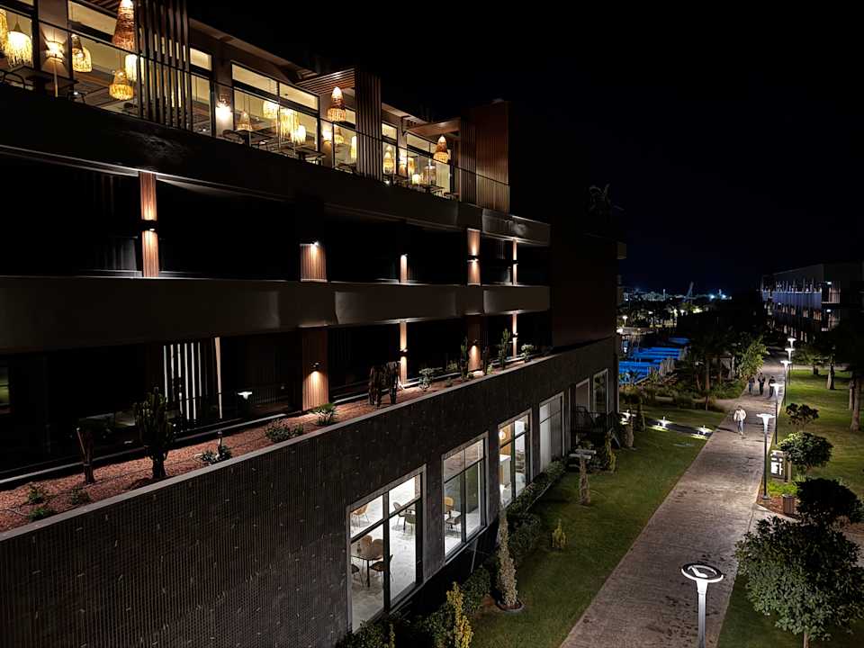 Gartenanlage Jacaranda Luxury Resort