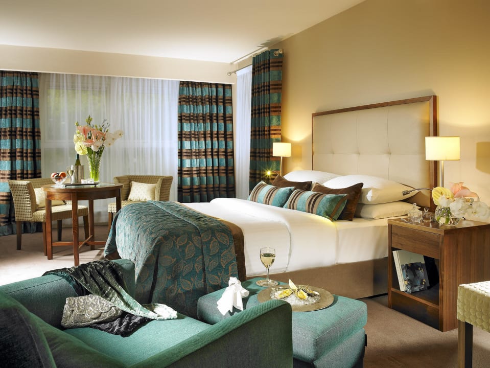 Premier Room at Hotel Westport Hotel Westport