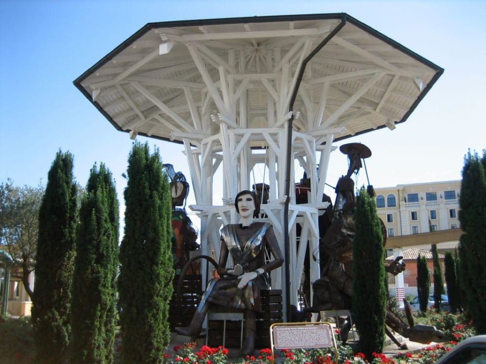 Vor dem Hotel Hotel El Andaluz Europa-Park