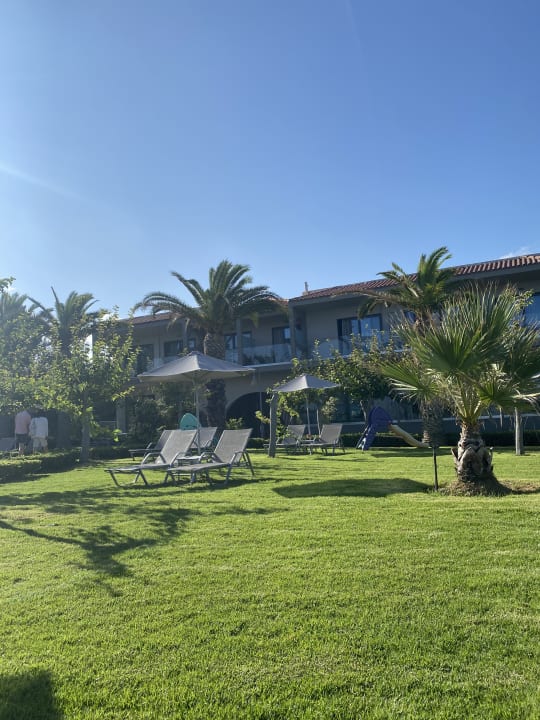 Außenansicht Hotel Marinos Beach