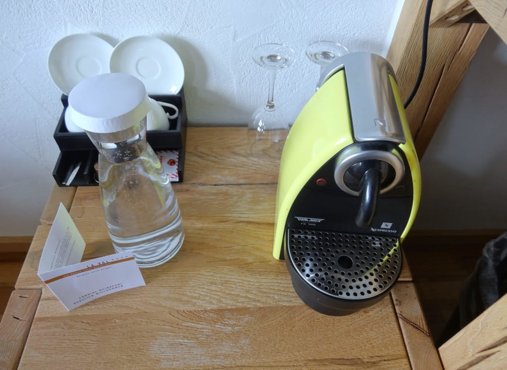 Gratis Brigelser Quellwasser statt MInibar La Val Hotel & Spa