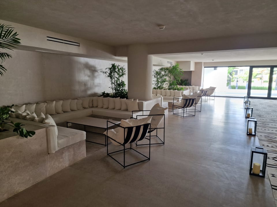 Lobby Serry Beach Resort