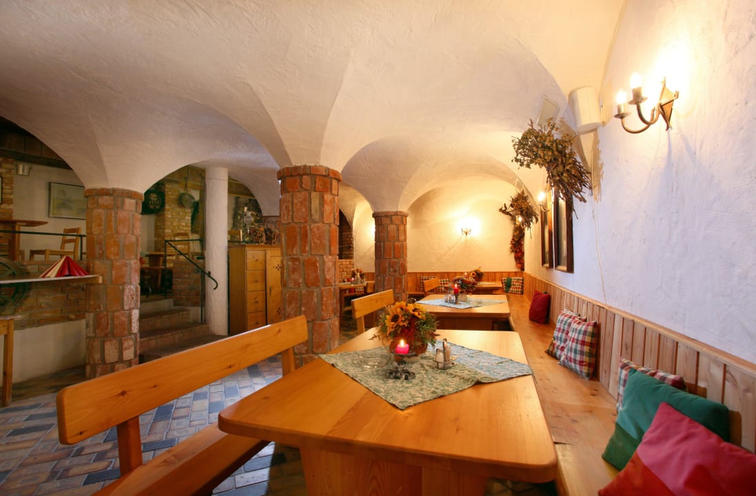 Weinkeller Hotel Alpenhof