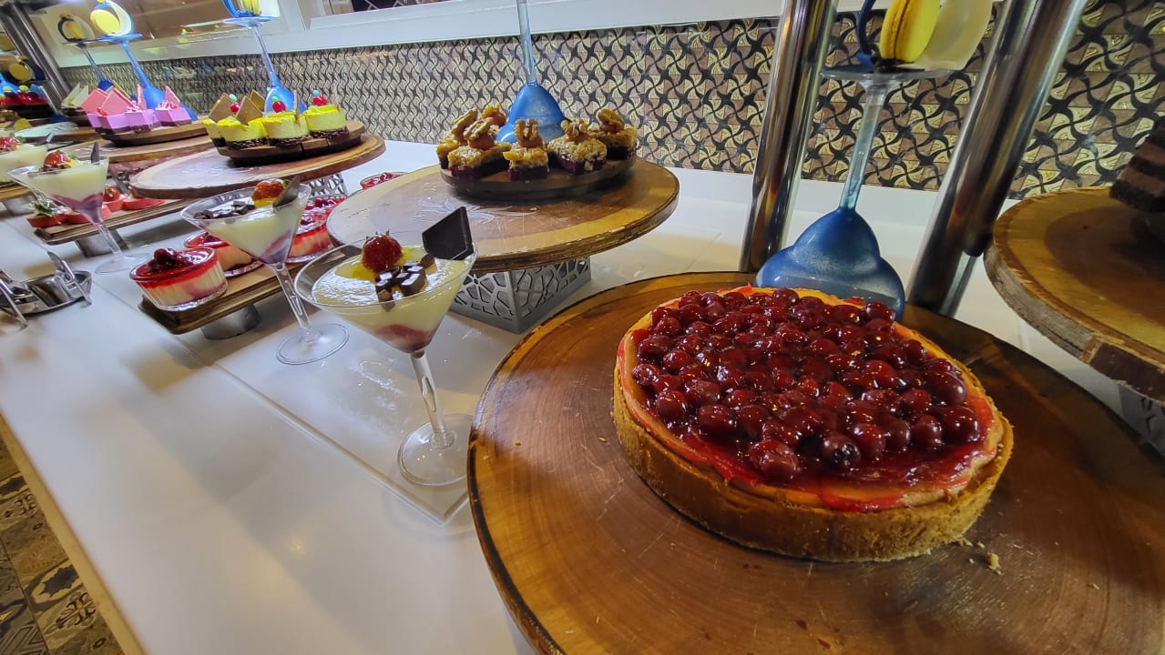 Gastro Royal Taj Mahal Hotel