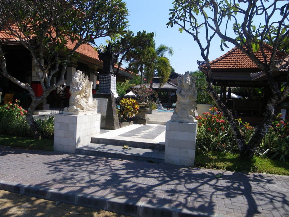 Eingangsbereich vom Strand Villa Shanti Beach