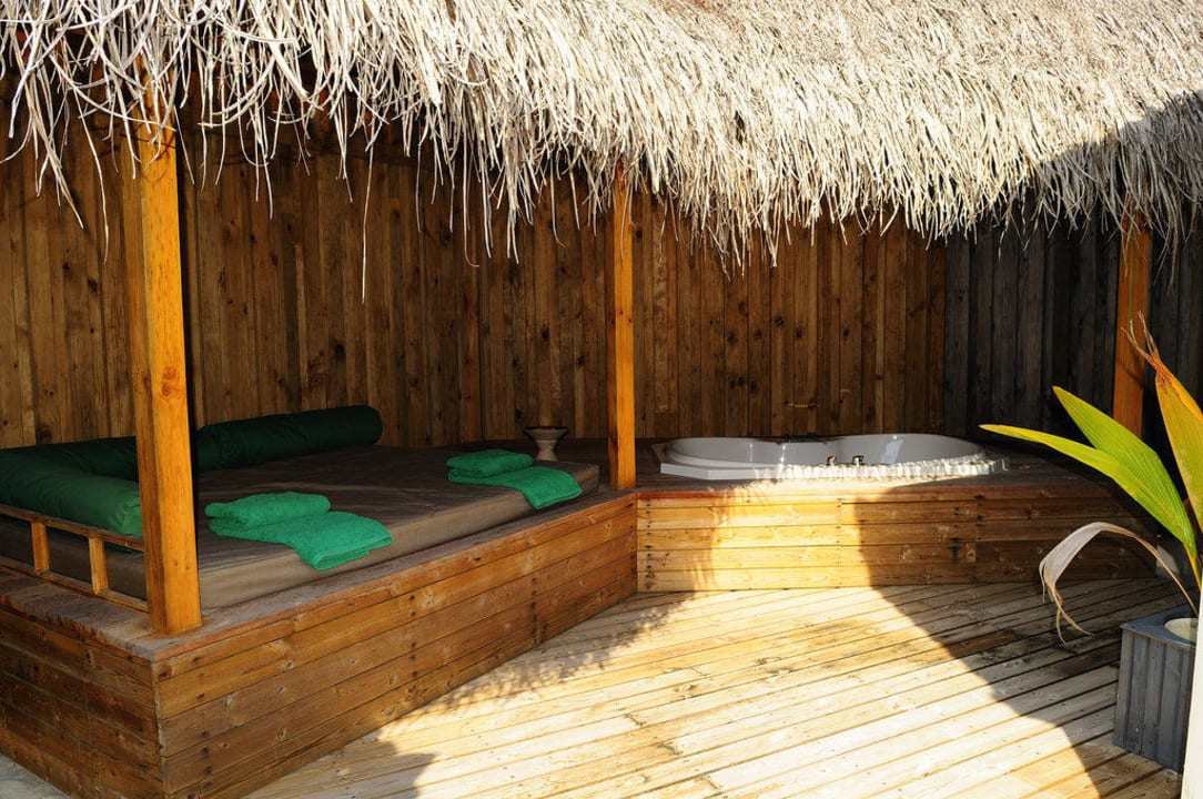 Bad Jacuzzi Beach Villa Kuredu Island Resort & Spa