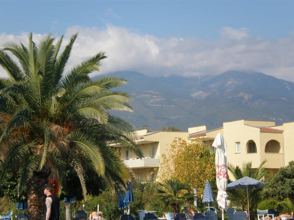 Blick zum Berg "Olymp" alltoura Club Hotel Poseidon Palace