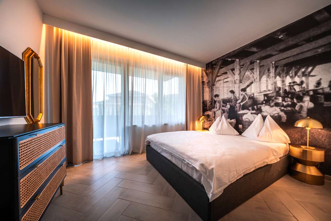 Zimmer goldfinger + suites