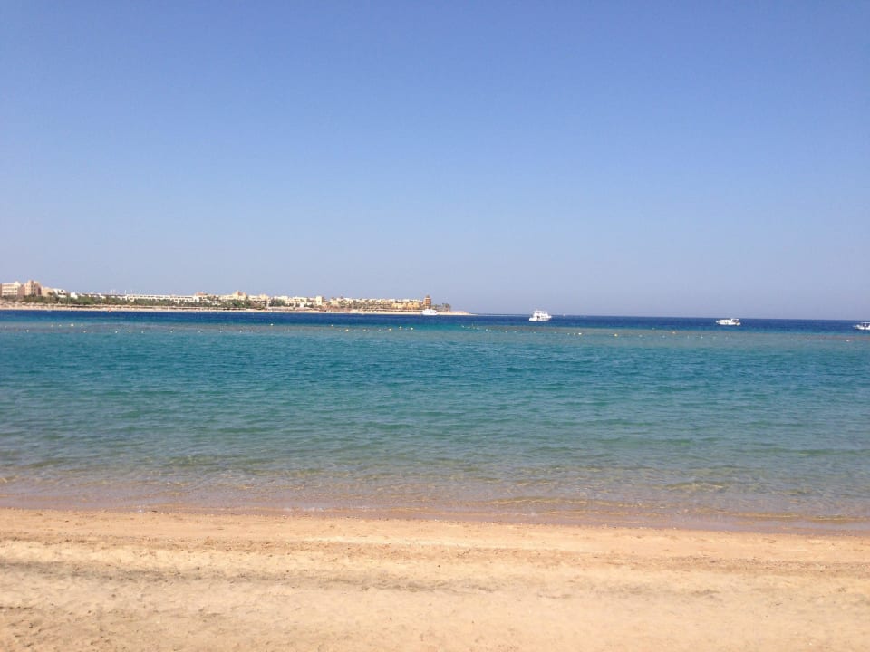 BLick aufs Meer von Hotelstrand Jaz Makadi Oasis Resort
