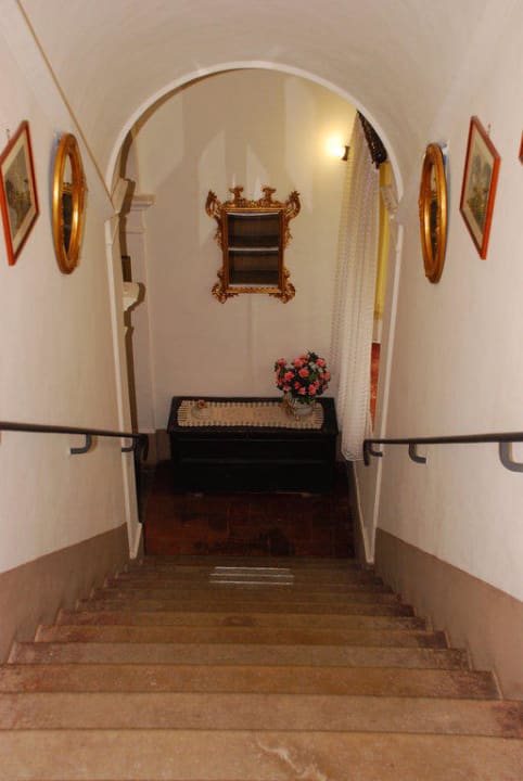 Lo Scalone Villa La Castellaccia