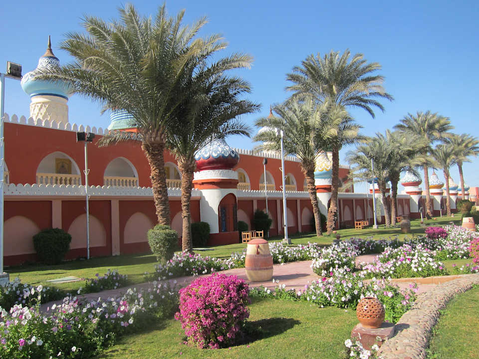 Прекрасный сад Pickalbatros Alf Leila Wa Leila Resort - Neverland Hurghada