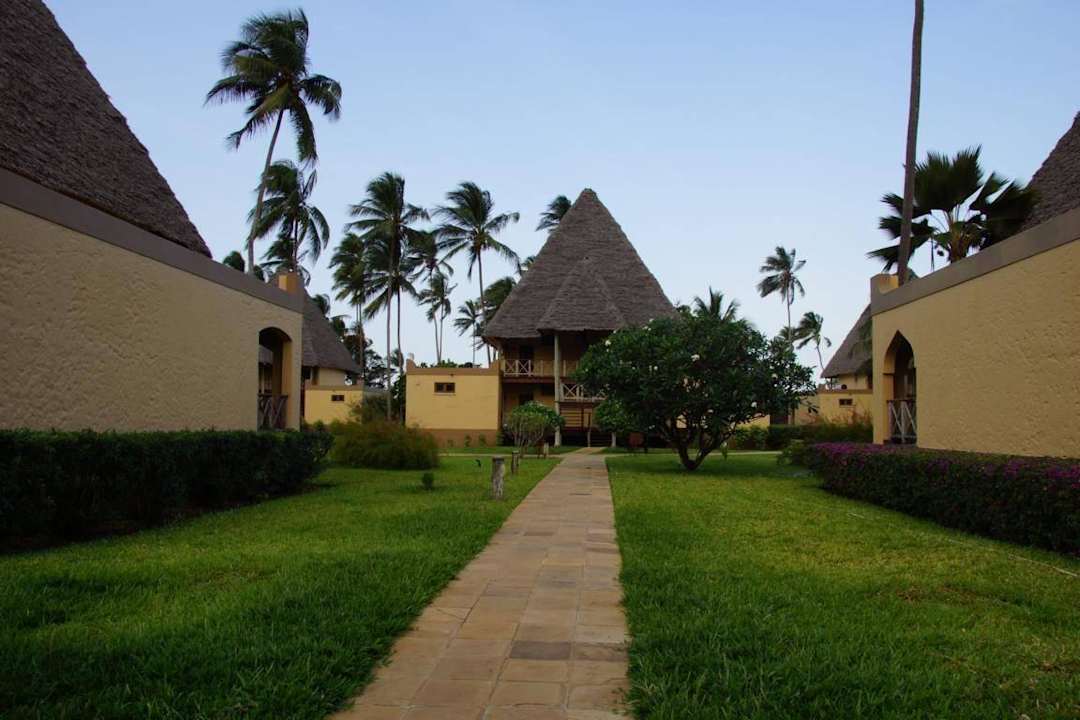 Parkähnlich Neptune Pwani Beach Resort & Spa