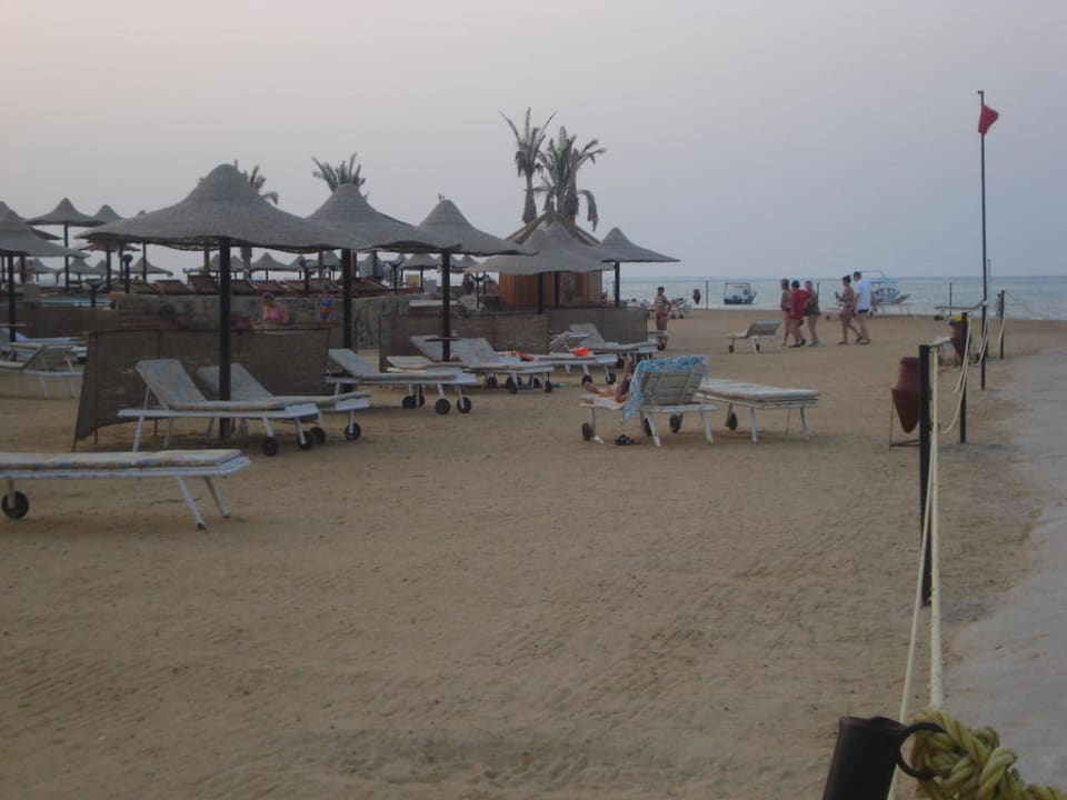 Die Liegen am Strand Riviera Aqua Park Resort