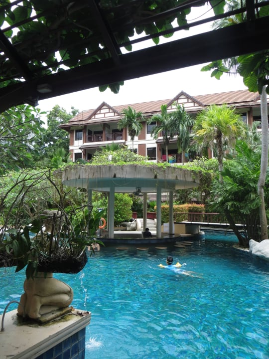 Poolbar Kata Palm Resort & Spa