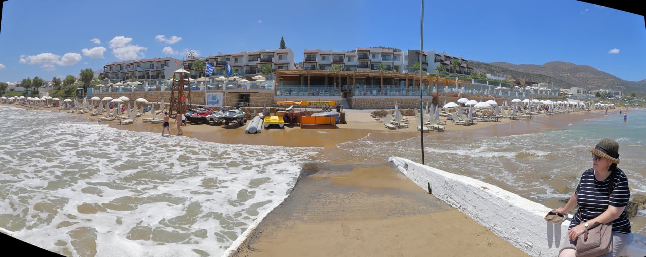 Strand Alexander Beach Hotel & Village Resort