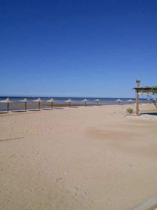 Weg zum Nachbarhotel am Strand Stella Beach Resort & Spa Makadi Bay