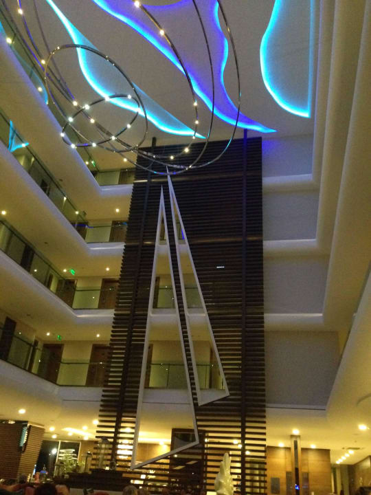 Blick von der Lobby ins Bettenhaus Seashell Resort