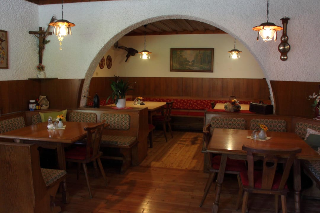 Große Bauernstube mit Kachelofen Bauernhof Forellenhof