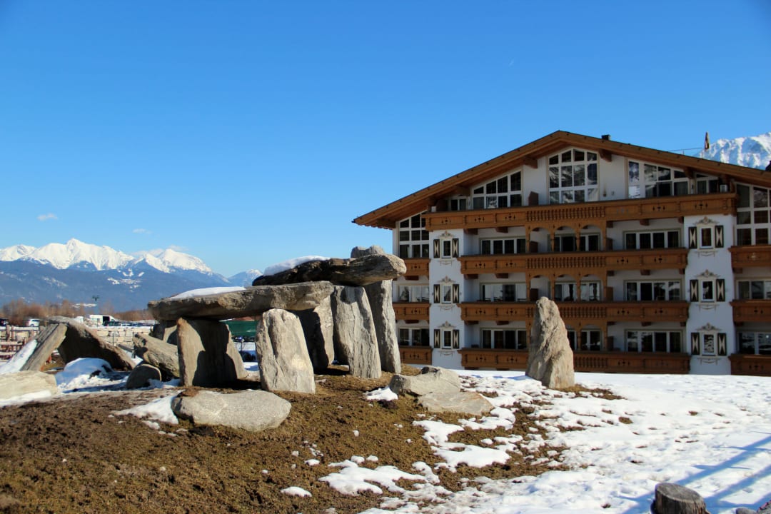 Blick auf das Haus Nummer 3 des Hotels Alpenresort Schwarz