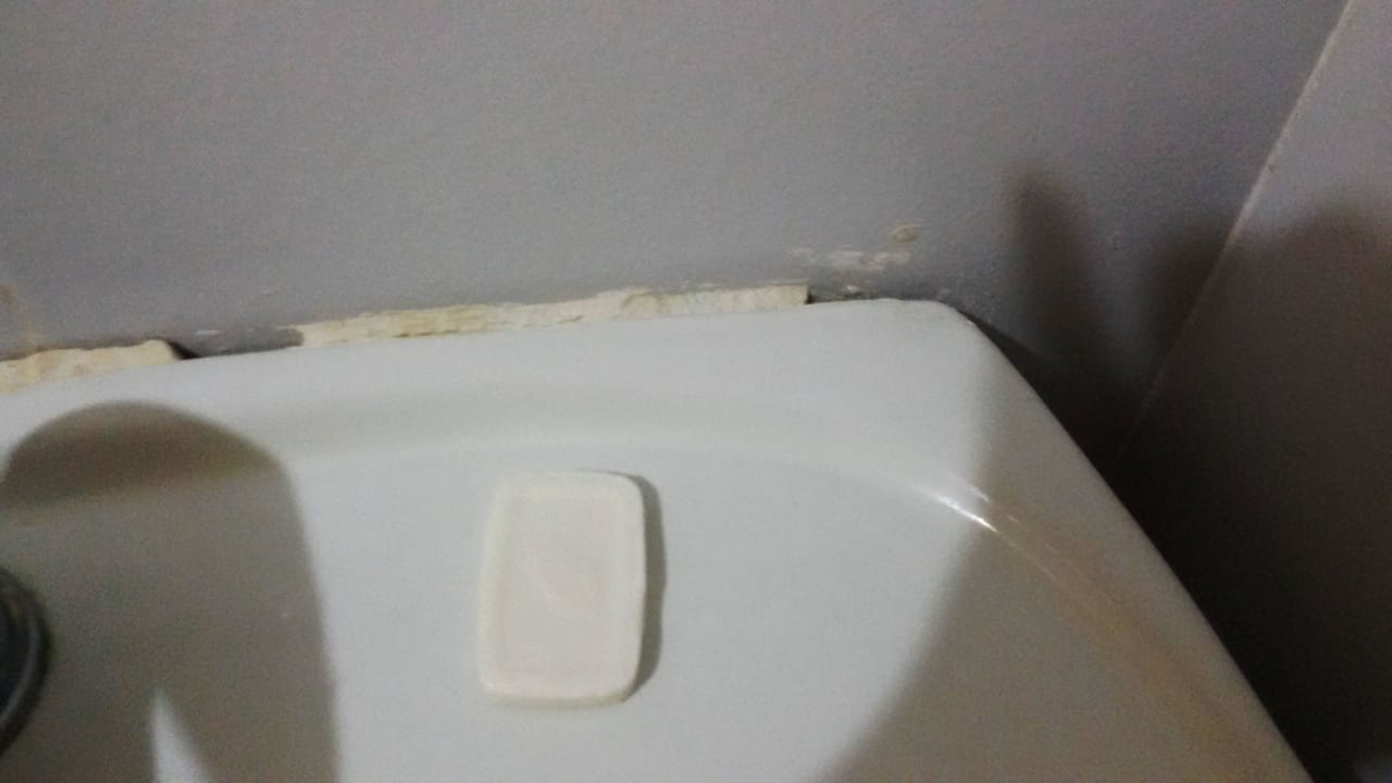 Wackeliges, loses Waschbecken im Badezimmer Club Amigo Hotel Ancon