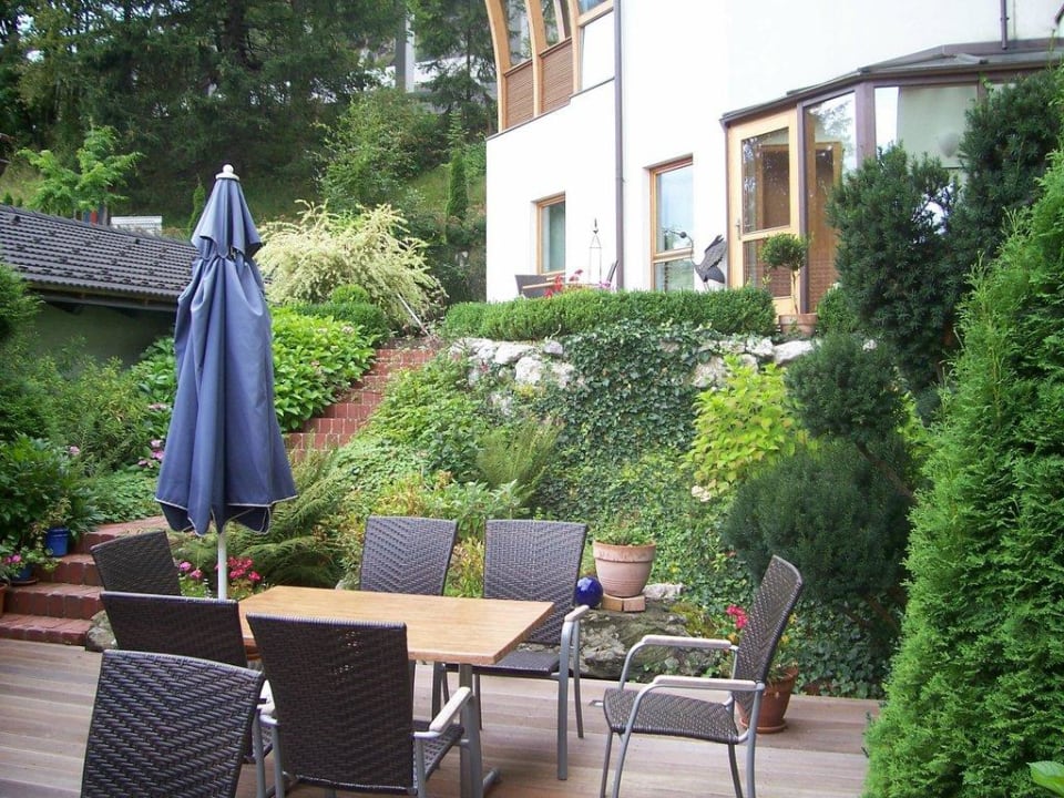 Gartenterrasse mit Zugang zum Garten Hotel Reinthaler
