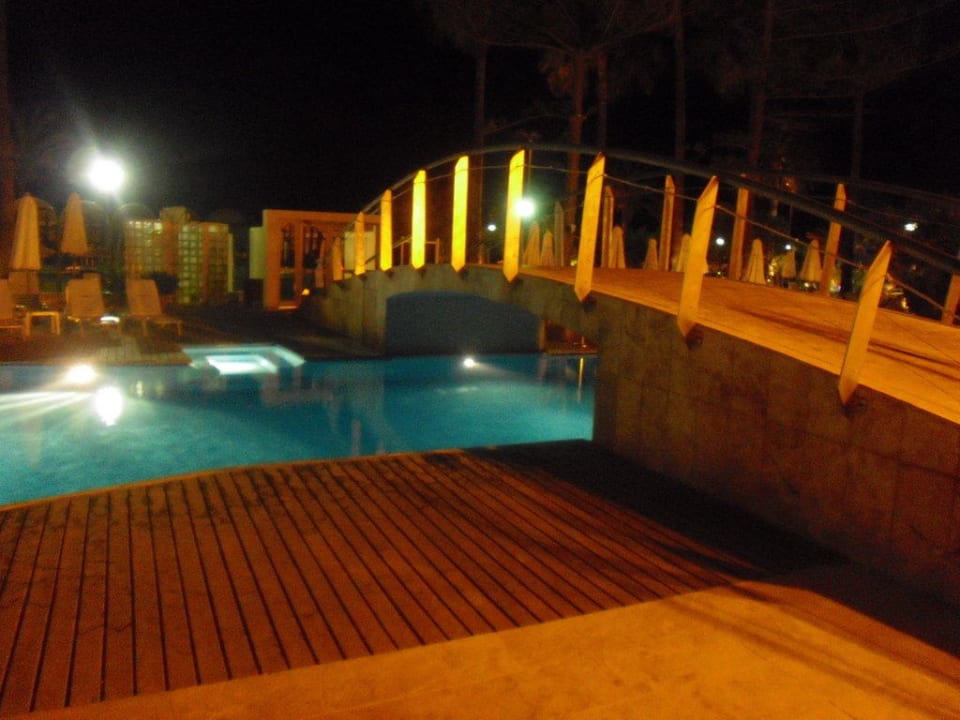 Pool bei Nacht CM Playa del Moro
