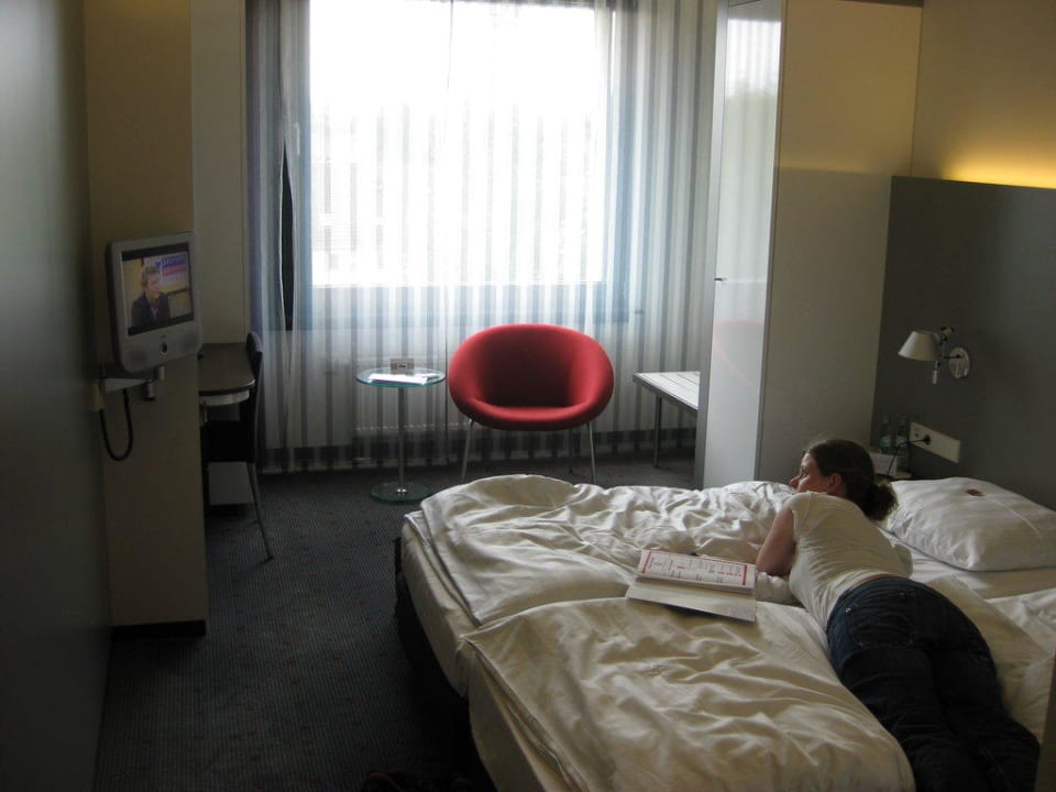 Moderne Zimmer Vienna House Easy by Wyndham Stuttgart