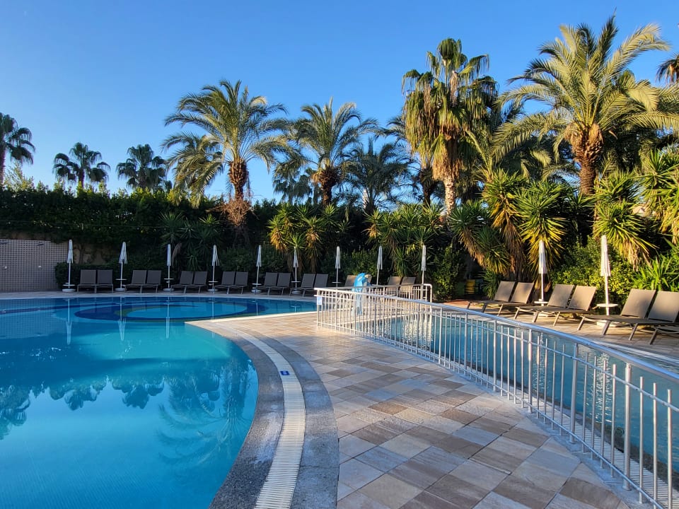 Pool Calimera Hane Garden