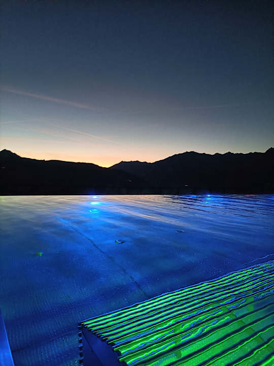 Pool Hotel Chalet Mirabell