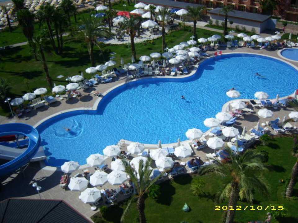 Blick auf den Pool Annabella Diamond Hotel & Spa