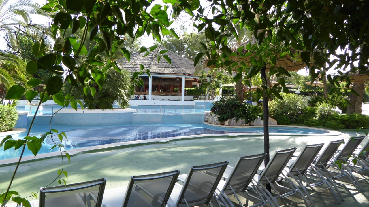 Teil des Pools Prinsotel La Dorada