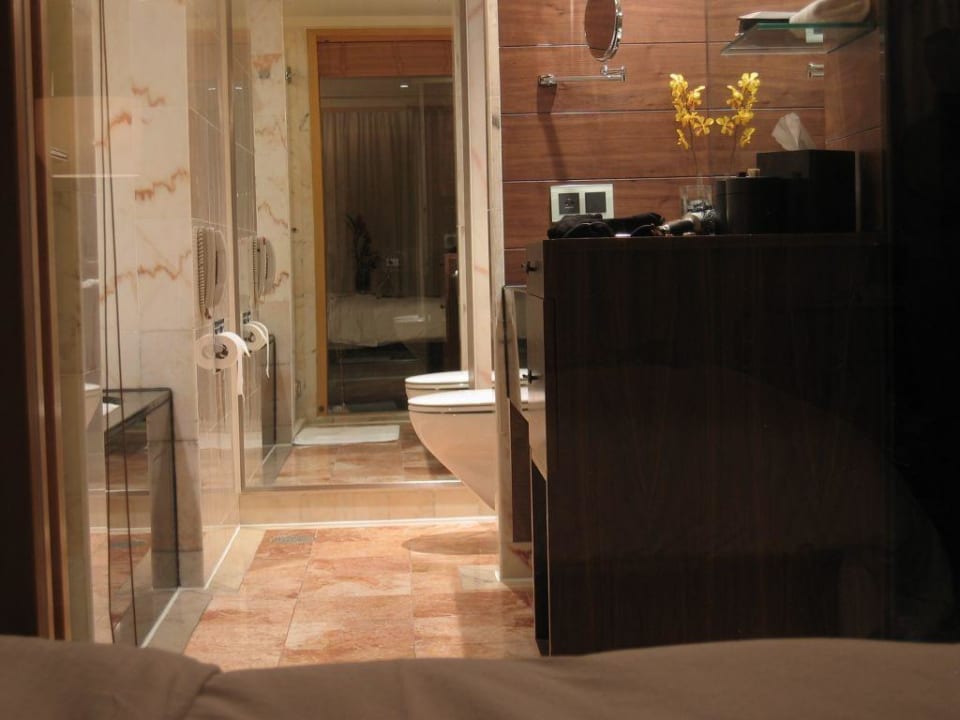 The Oriental Club Room-Bad Hotel Mandarin Oriental Singapore