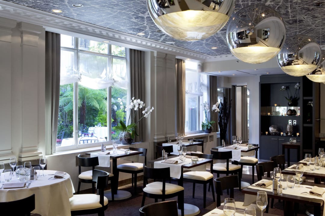 Restaurant Le Relais du Parc Renaissance Paris Nobel Tour Eiffel Hotel